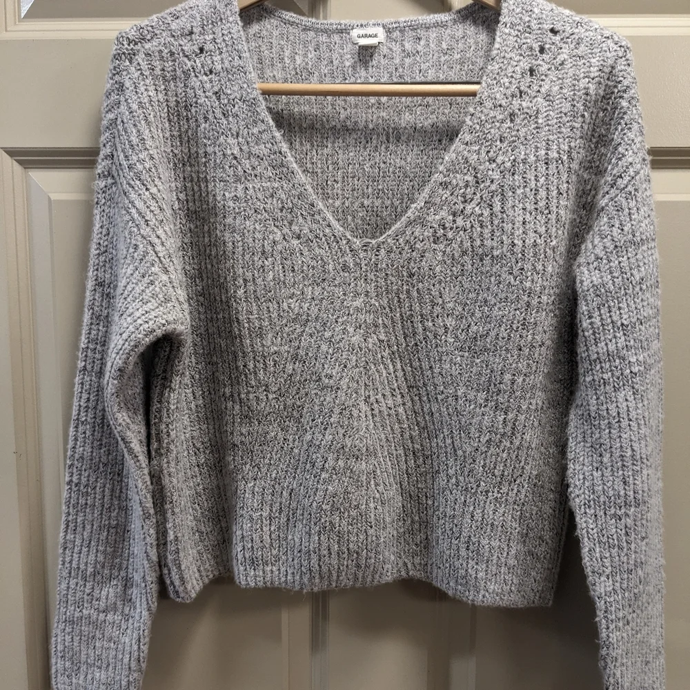Garage Cropped V-neck Relaxed Fit Sweater- size P/small